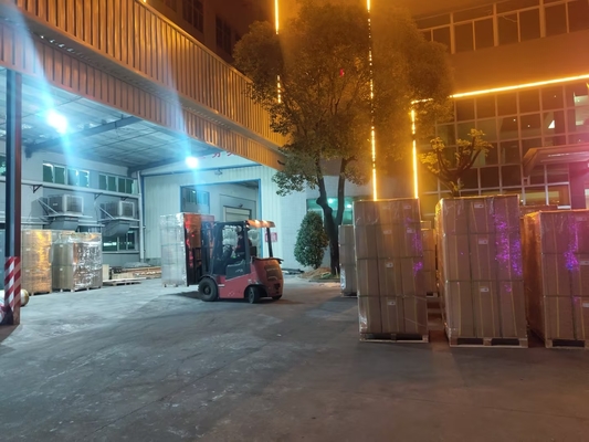 Geleneksel Metalleştirilmiş Transfer Filmleri Aynalı Eko Alüminyum Filmi Son Ekolojik Dostu Paketleme Çözümü