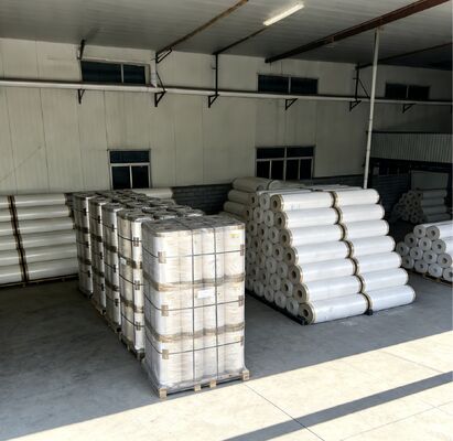 Kore'den gelen EVA yapıştırıcı ve 2200 mm genişliğinde, daha fazla ambalaj dayanıklılığı için şeffaf BOPP termal laminatör filmi