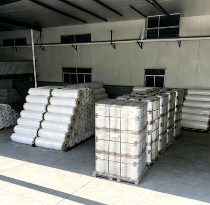 Dönüştürülebilir ve çevre dostu Yumuşak Sertlik 17-45 Mikron Kalınlığındaki Parlak Laminasyon Filmi