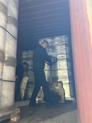 Su geçirmez laminatör için Kore'den gelen EVA yapışkanlı 3in / 76mm çekirdek boyutlu laminatör filmi rulo