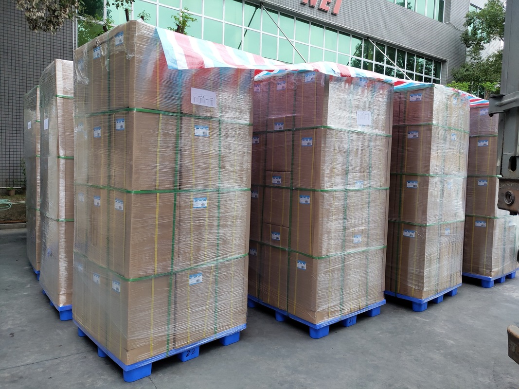 Gelişmiş polimer yapıştırıcı matris ve aşınma direnci için optik mühendislik PET katmanı ile termal laminatör filmi