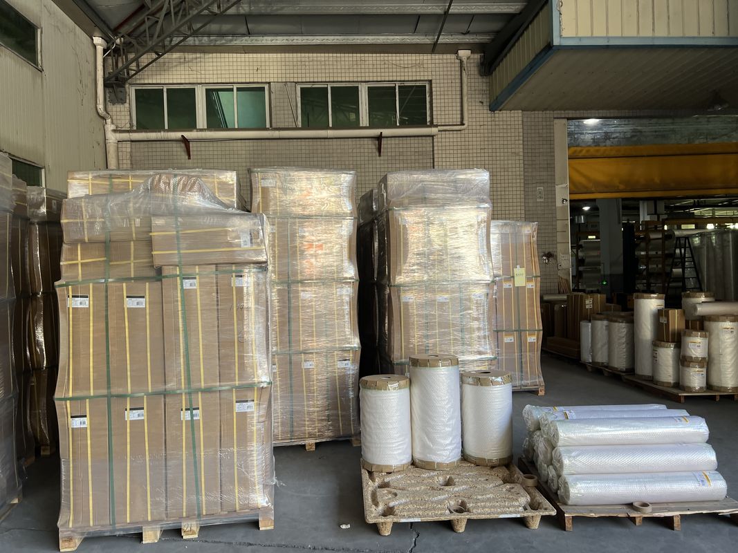 Gloss Lamination Film with SGS, ISO 9001, and ISO 14000 Certification, Up To 2200 Mm Width, and Above 90 GU Gloss Level