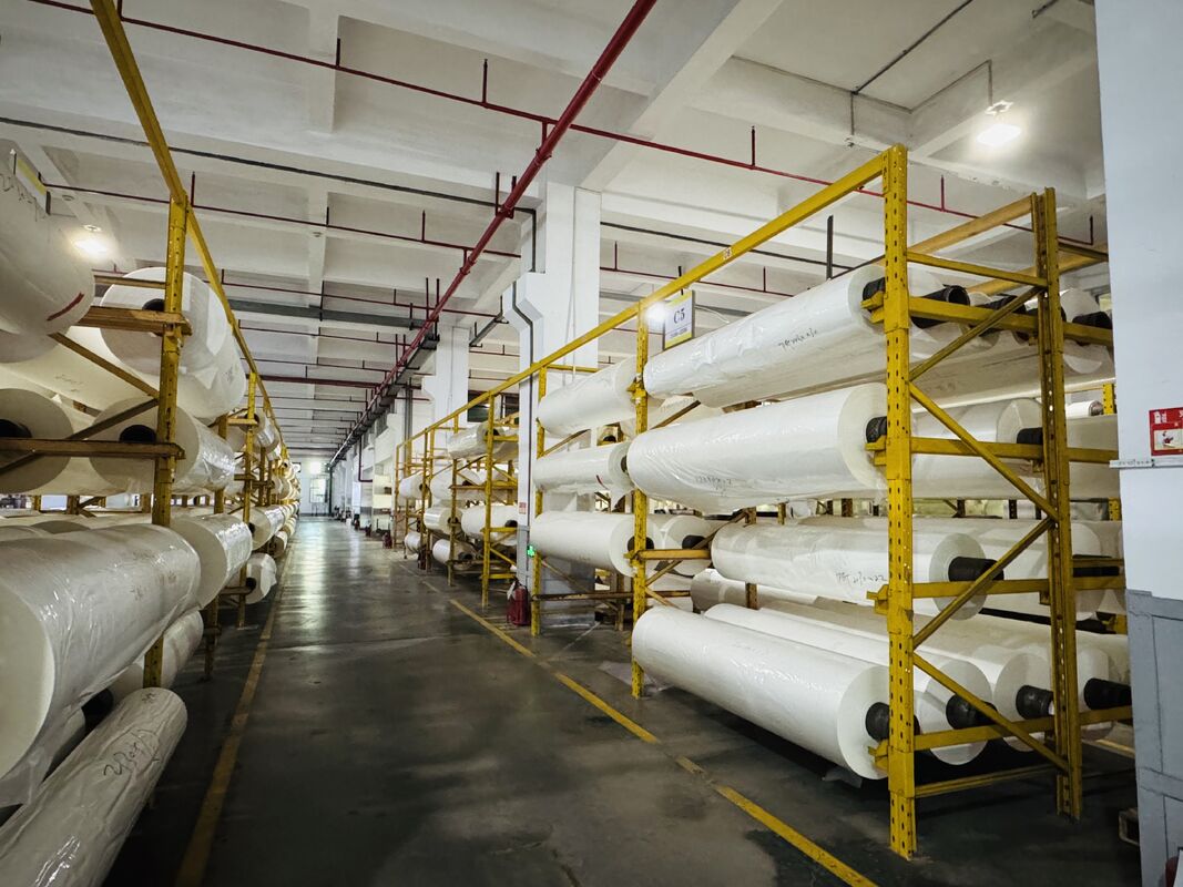 6000 metreye kadar değişken uzunluğa sahip PET Termal Lamine Filmleri Özelleştirilebilir Kağıt çekirdeği ve EVA yapıştırıcı katmanı