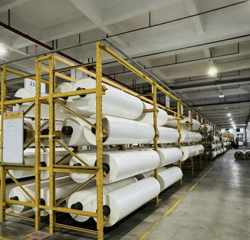 Kore'den gelen EVA yapıştırıcı ile şeffaf BOPP termal laminatör filmi ve açık koruyucu kaplama için 2200 mm genişliği