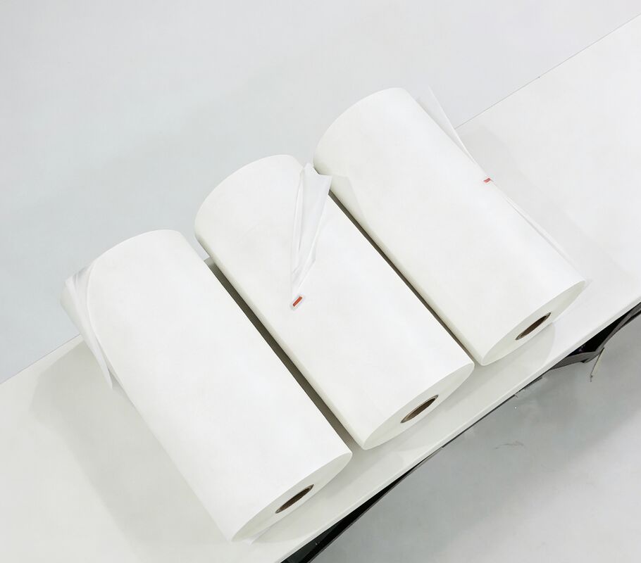 Yüksek yırtılma direnciyle 1 inç veya 3 inç çekirdek boyutu ve 400m / min'e kadar laminatör hızı ile kitap laminatör filmi