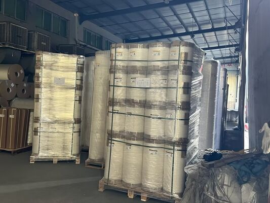 Uzun süreli koruma için 3 inçlik kağıt çekirdeği ile yumuşak sertlik kitap laminatör filmi