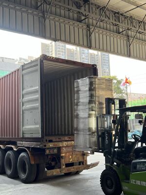 100mm'den 2200mm'ye kadar genişliğinde ve gıda derecesi termal yapıştırıcı ile çift korona tedavi edilmiş laminatör film rulo